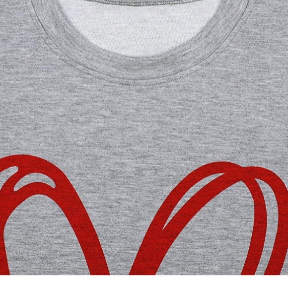 - Womens graphic HEART Sweatshirt - Picture 4 of 4